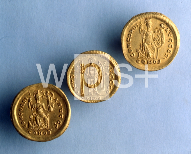 ｜擬人化したコンスタンティノープルを刻んだ金貨