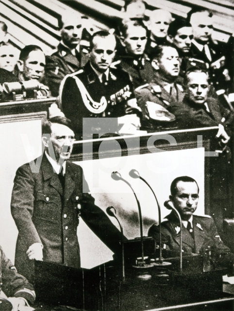 ｜国会でポーランドへの侵攻を告げるヒトラー、1939年9月1日
