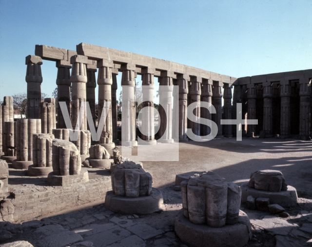 ｜ルクソール神殿、アメンホテプ3世の中庭柱廊