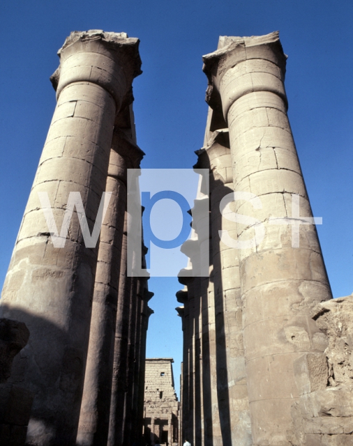 ｜ルクソール神殿、アメンホテプ3世の大列柱廊と大塔門