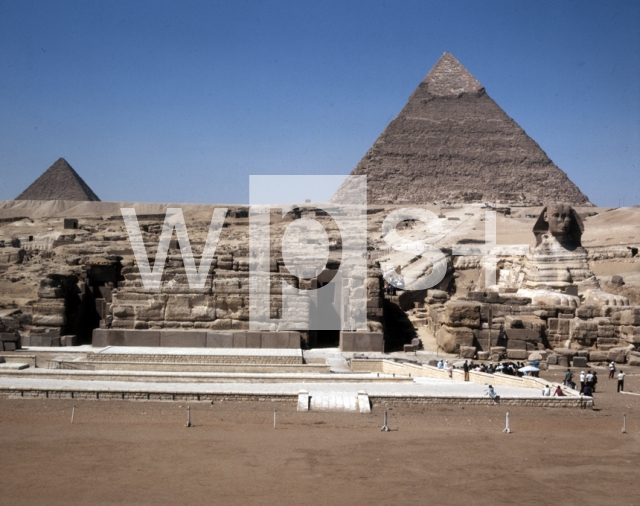 ｜スフィンクスとメンカウラー王のピラミッドとカフラー王のピラミッド