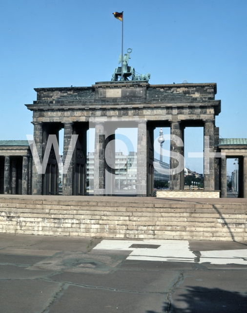 ｜西ベルリン側から望むブランデンブルク門とベルリンの壁
