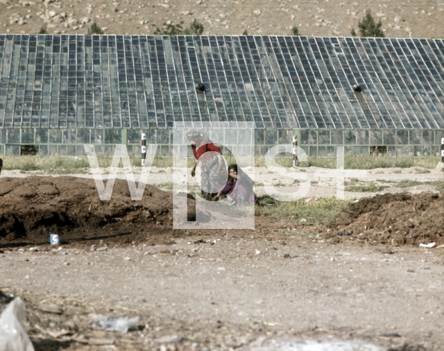 ｜ターク・イ・ブスタン遺跡近郊にあるクルド人の村