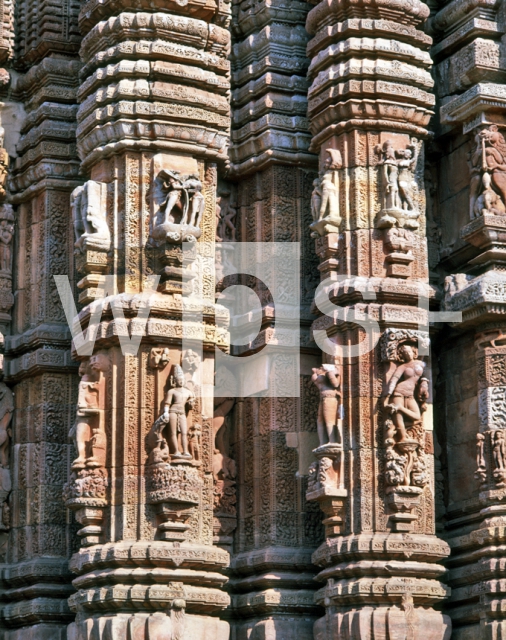 ｜ブバネーシュヴァル遺跡、ラジャラーニ寺院の外壁浮彫り「バルナ神」