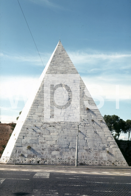 ｜ガイウス・ケスティウスのピラミッド