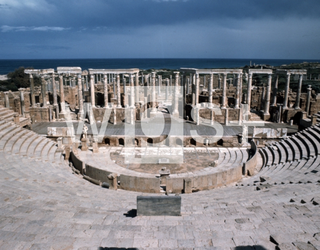 ｜レプティス・マグナのローマ劇場跡と新フォルム