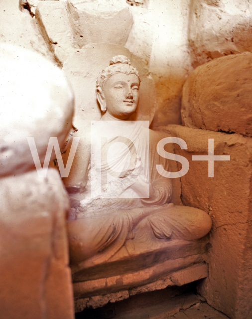 ｜タキシラ遺跡、ジョーリヤーン僧院の座仏浮彫り