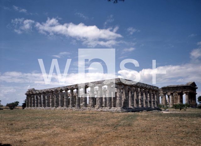 ｜ヘラ神殿とネプトゥヌス神殿（右奥）