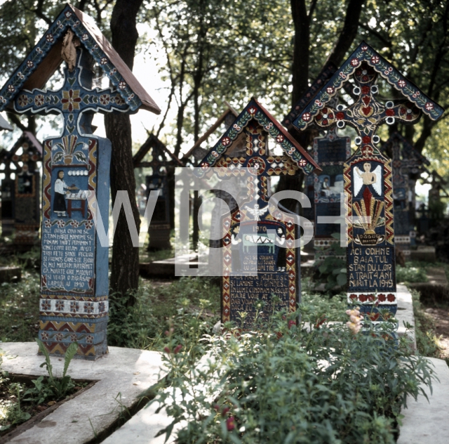 ｜サプンツァ村の墓地