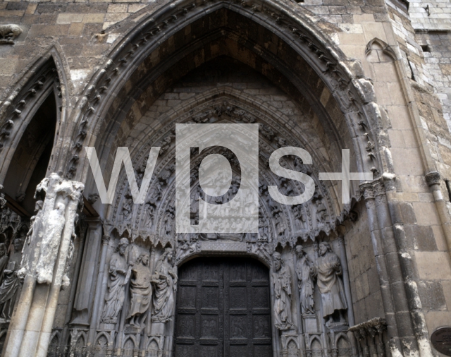 ｜レオン大聖堂の正面中央扉口ティンパヌム