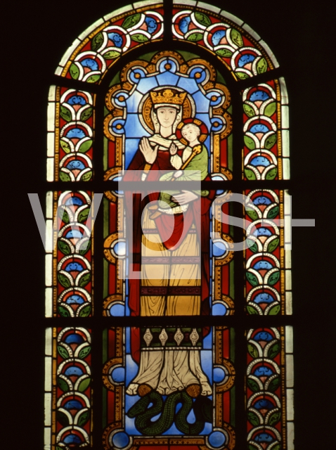 ｜ザンクト・クーニベルト教会のステンドグラス「聖母子」