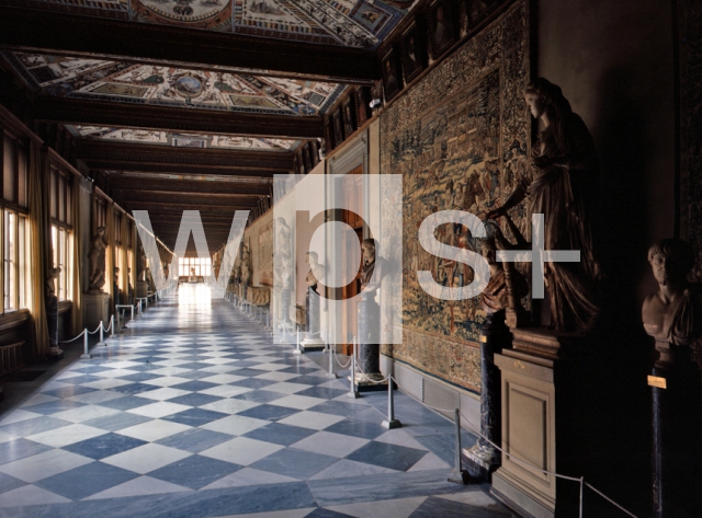 VASARI Giorgio & BUONTALENTI Bernardo｜ウフィツィ美術館「第一回廊」