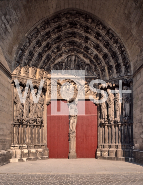 ｜ノートルダム大聖堂（ラン）の西正面中央入口の浮彫り