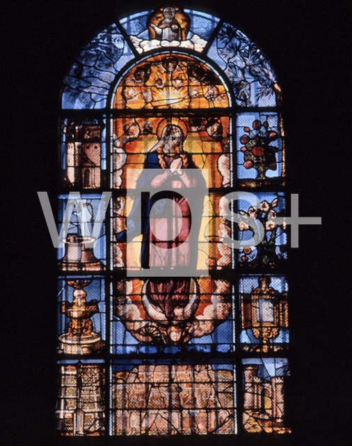 ｜サン・ピエール・エ・サン・ポール大聖堂の聖体礼拝堂のステンドグラス「聖母の嘆願」