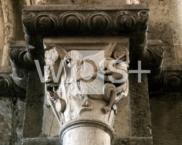 ｜サント＝マドレーヌ大聖堂の内部身廊の柱頭「悪魔の一群」