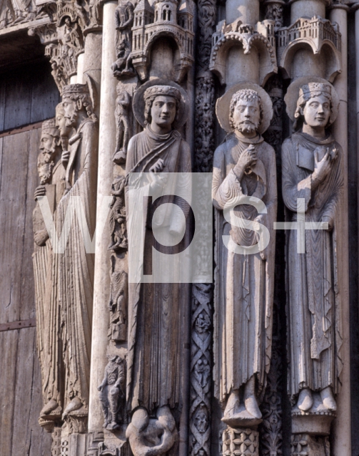 ｜ノートルダム大聖堂 (シャルトル)の西正面「王の扉口」の人像円柱