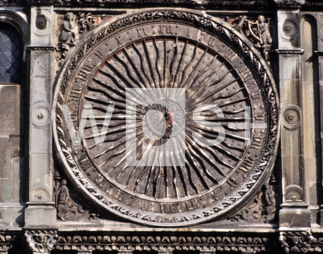 ｜ノートルダム大聖堂 (シャルトル)「新塔下の時計」