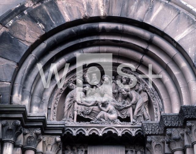STEINBACH Erwin von｜ストラスブール大聖堂の南袖廊扉口ティンパヌム「聖母の死」