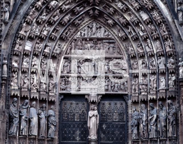 STEINBACH Erwin von｜ストラスブール大聖堂の西正面中央扉口のティンパヌム「新約聖書」