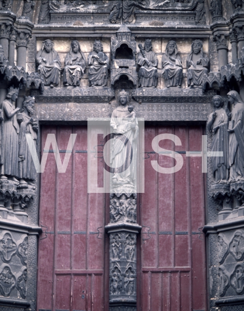 LUZARCHES Robert de｜ノートルダム大聖堂 (アミアン)の西正面扉口の右扉口「幼児キリストを抱いた聖母」