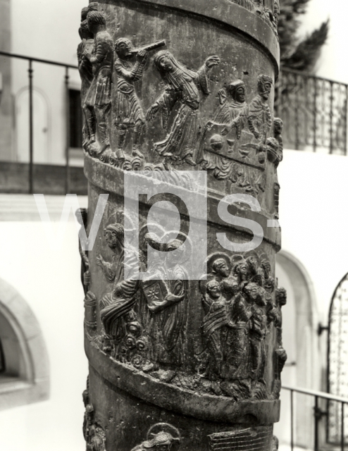 ｜ヒルデスハイム大聖堂「ベルンヴァルトの柱」（部分）