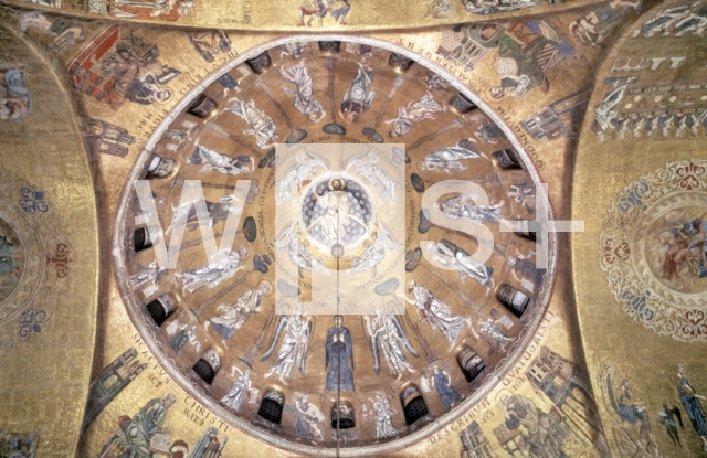 ｜サン・マルコ大聖堂のキリストの昇天の描かれたクーポラ
