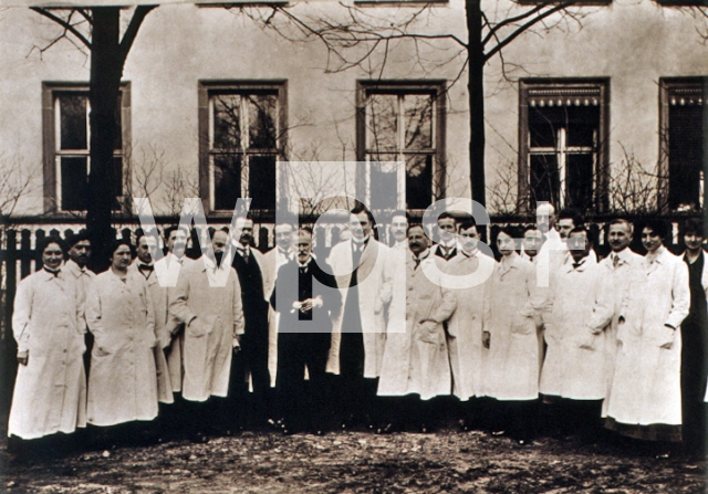 ｜エールリヒと研究スタッフ、1914年