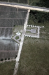 ｜キンシャサ郊外、ンセレのパイナップル畑とMPRのオベリスク