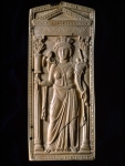 ｜首都コンスタンティノポリスを女性の姿で表した象牙板