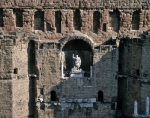 ｜オランジュ古代劇場のアウグストゥス像