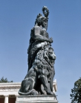 ｜ルーメスハレ（栄誉の殿堂）の前に建つバヴァリア像