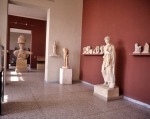 ｜アンティノオス像とカリアティード（女柱像）