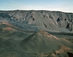 ｜ハレアカラ火山の噴火口