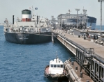 ｜石油輸出専用の港とタンカー