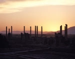 ｜ペルセポリス遺跡、夕暮れのアパダナ（謁見の間）の石柱群