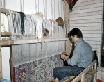 ｜ペルシア絨毯を手織りする職人