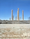 ｜ペルセポリス、アパダナ（謁見の間）の石柱と東側大階段