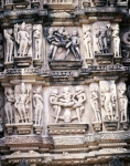 ｜カジュラーホー遺跡、カンダーリヤ・マハーデーヴァ寺院の南側外壁彫刻「男女交合」