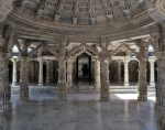 ｜ヴィマラ・ヴァサーヒ寺院の内部