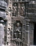 ｜アジャンター石窟寺院、第19窟「4つの塔と2仏立像と座仏」