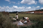 ｜地下水で洗濯をする女性たち