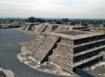 ｜テオティワカン遺跡、月のピラミッドを囲む小さなピラミッド
