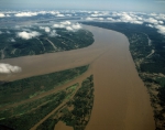 ｜イキトス近くのアマゾン川