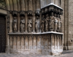 ｜タラゴナ大聖堂、正面扉口右側壁の人像彫刻