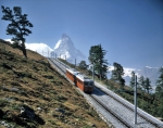 ｜マッターホルンと登山鉄道