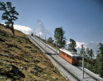 ｜マッターホルンと登山鉄道