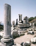 ｜エフェソス遺跡、ドミティアヌス広場にあるメミウスの碑