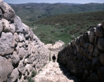 ｜ハットゥシャ遺跡と城塞の壁と階段