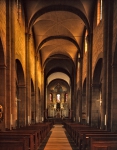 ｜マリア・ラーハの修道院付属教会の身廊部と内陣