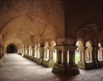 ｜フォントネーのシトー会修道院の回廊